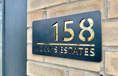 Opulent 2BR 2BA House with FREE Parking - Photo 22