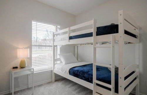 Vibrant Spacious Home w Private Pool and Jacuzzi - Foto 36