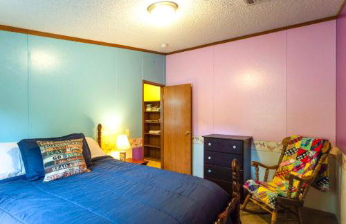 Lakefront Many Vacation Home with Deck and Views - Foto 24