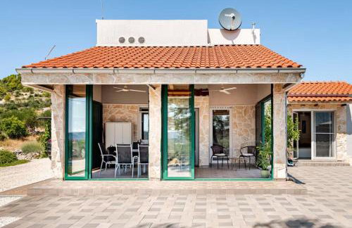 Dalmatian Countryside Home - Heated Pool & Jacuzzi - Photo 21