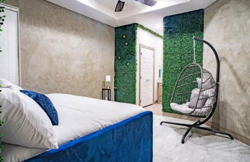 4 Bedrooms Pool Game room Massive Kitchen - Photo 11