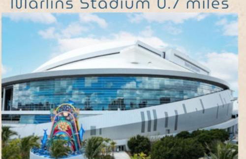 Artful Luxury in Miami Most Iconic Spot - Photo 13