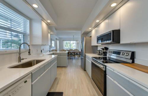 Covered Deck and Bay Views Bradenton Beach Abode! - Foto 8