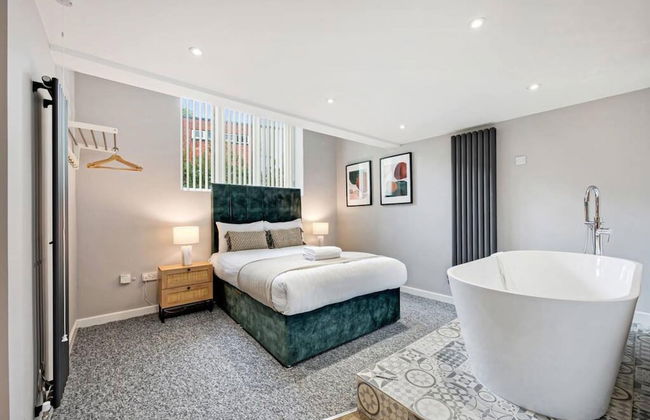 Host Apartments The Georgian Coach House 2 - Photo 27