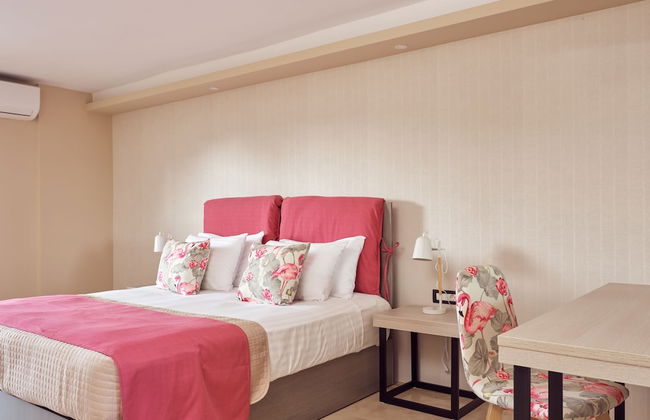 Koukounaria Hotel & Suites - Photo 36