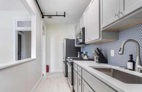 Fun & Funky 2BR in Downtown Princeton - Photo 17