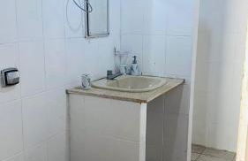 Maravilhosa casa com piscina - Foto 13