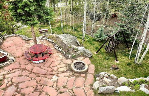 The Red Bears Den, Walk to River & Lake, In Town - Foto 11