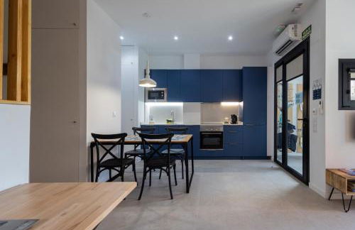 FLORIT FLATS - Stylish Valencia Ceramic Apartments with Free Bicycles by the Joaquin Sorolla Station - Photo 48