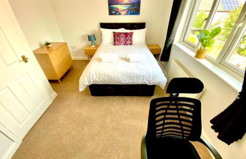 Stylish quaint home hosted by ESONGRACE Stays in Stoke-on-Trent - Perfect for Families - Contractors - Holiday makers - Emergency Housing - Professionals - Foto 11
