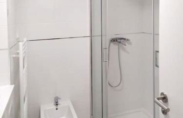 0143 Apartamento nuevo y céntrico - Foto 3