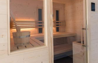 MESNERHOF CHALET - Ruhe, Rückzug & Südtiroler Charme mit kostenlosem Parken in der Tiefgarage - Photo 12