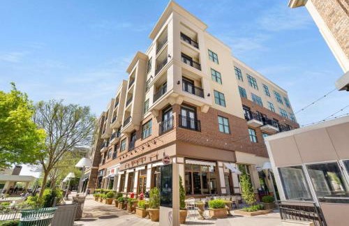 Stroll to Downtown Alpharetta AND Avalon Shops - Foto 37