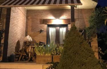 hilltop villa garden with great views - Foto 6