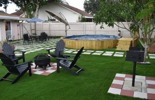 Blisscapade Pool Movie Theater Games Backyard - Foto 8