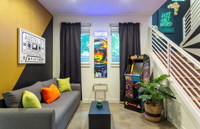 Upstay - Pristine Pool Palace - 7min to Rainey St - Photo 5