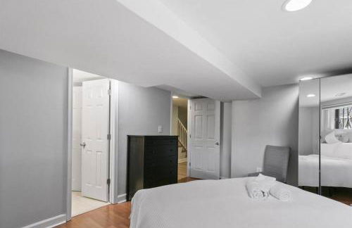 Capitol Hill Stay Like No Other - Photo 14