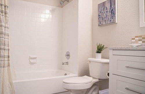 Modern Cozy next to Microsoft, Queen Bed, Parking - Foto 13