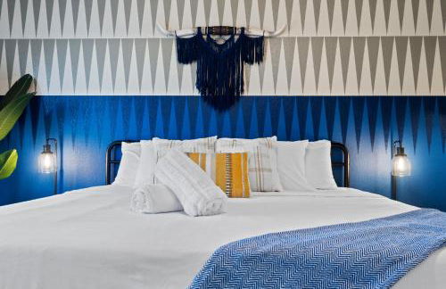 Cowboy Pool - Large Patio - King Bed - Firepit Table - Pet Friendly - Photo 16