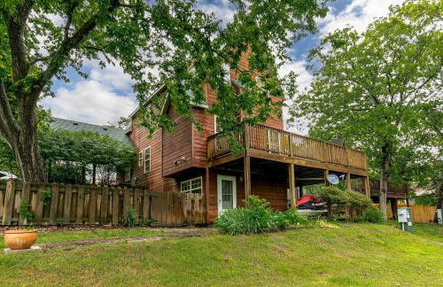 Walk to Lake Lampe Cabin with Fireplace and Deck! - Foto 27