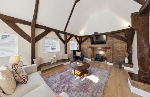 Charming cottage with hot tub & private garden - Photo 1