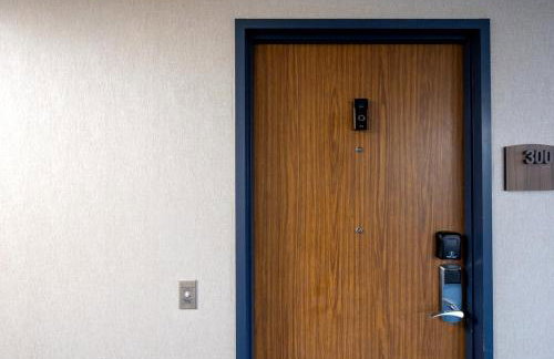 Upscale Midtown Studio and Private Balcony - Foto 18