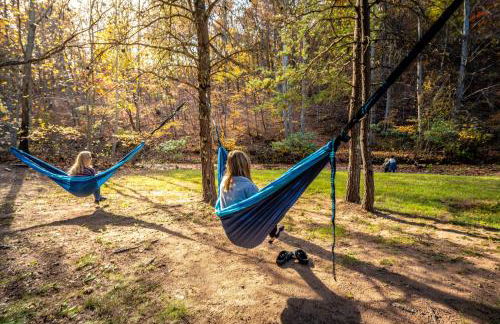Overlook at Sleepy Creek -- Sleepy Creek Frontage, Secluded, Grill, Fire Pit, Deck, Family Friendly, Game Room, Fishing, Hammock, View, Fireplace - Foto 69