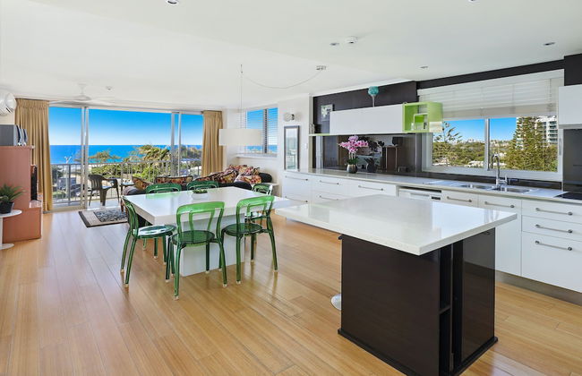 Elouera Tower Beachfront Apartments - Photo 29