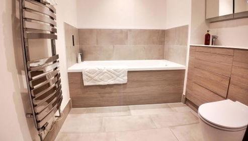 The Ivy Abode, Stylish 2-Bed Apartment Free Parking - Foto 5, towels