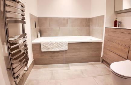 The Ivy Abode, Stylish 2-Bed Apartment Free Parking - Foto 5