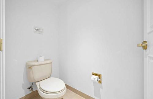 2BR Condo On The Boardwalk with 3 Baths CozySuites - Foto 21