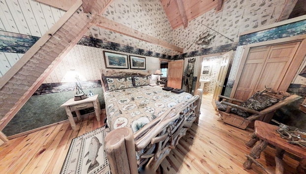 Streamsong Secluded Creek View Cabin with Hot Tub and Pool Table by RedAwning - Foto 3, Habitación