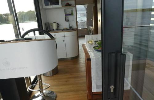 WOHLFÜHLBOOT Hausboot - Festlieger in der Marina Zaue am Schwielochsee - incl Stand Up Board - Foto 27