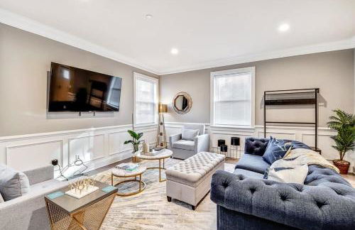 Exceptional Downtown Townhome with Roof Deck -4Bedroom & 3Baths - Foto 2