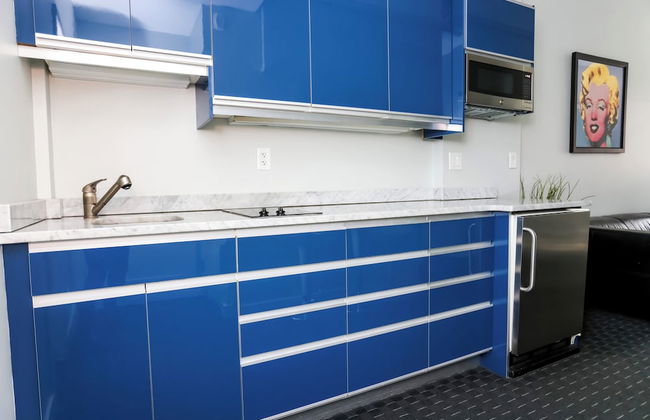 Maverick Suites at 245 Newbury St - Photo 72