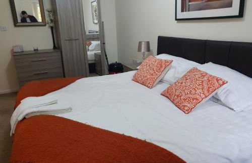 The Sawmills, Carlisle - Spacious 4 Bedroom Family House - Free WiFi - & Parking - Walk to Carlisle Castle - Foto 15