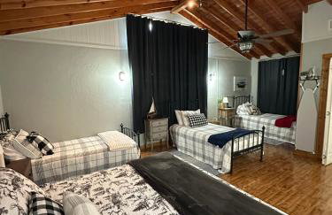 Private Lakefront Dock Firepit Yard Games - Foto 10