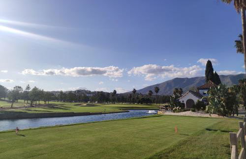 HAPPY HOLIDAYS - Photo 51