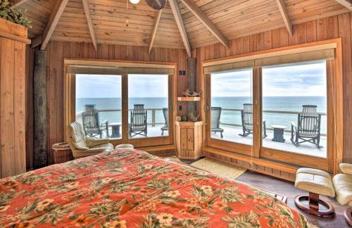 Chic Home: Ocean Views, Hot Tub & Game Room! - Foto 13