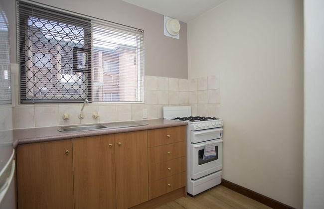 Burswood Lodge Apartments - Photo 8