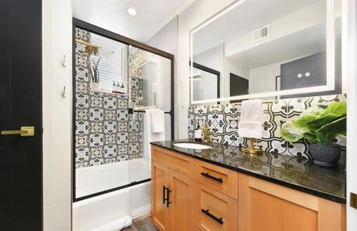 HostWise Stays - Grandview Balcony with Stunning Skyline Views - Foto 6