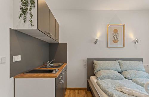 Family and Friends Worms - Photo 8