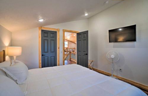 Idyllic Cotter Escape Steps to White River! - Foto 12