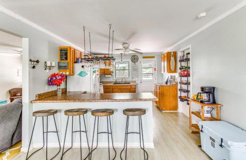 Charming Shallotte Home about 4 Mi to Ocean Isle Beach - Foto 6