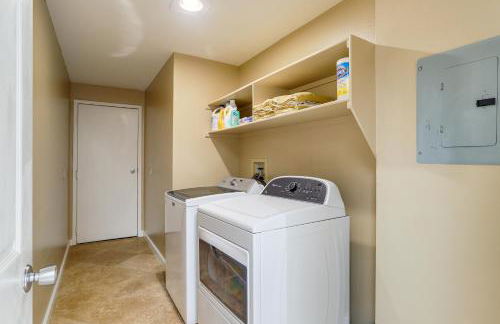 Lake, Mountain and Golf Views Palm Valley Retreat - Foto 22