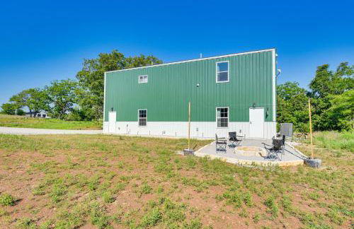 Indoor Recreation Room at Skiatook Vacation Rental - Foto 1