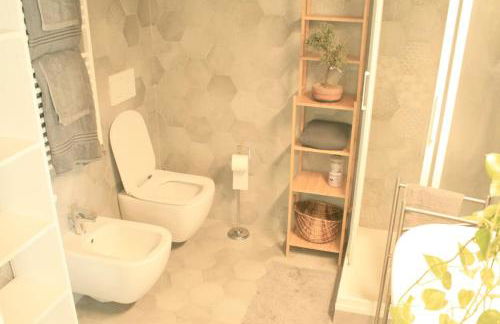 Amazing view exclusive 9th floor apartment - Photo 38