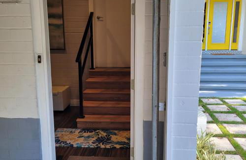 UF SUNSHINE HOUSE - Patio & BBQ - Chef Kitchen - EV Car Station - Upscale Neighborhood! - Foto 32