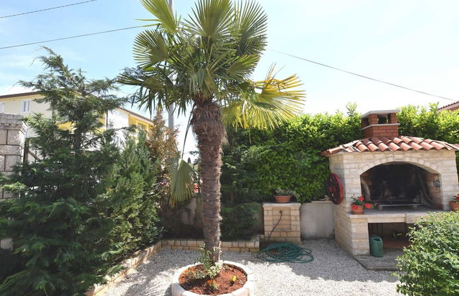 Lovable Apartment, Pool With Deckchairs, Fenced Garden With Grill, Wifi and Airco - Foto 17