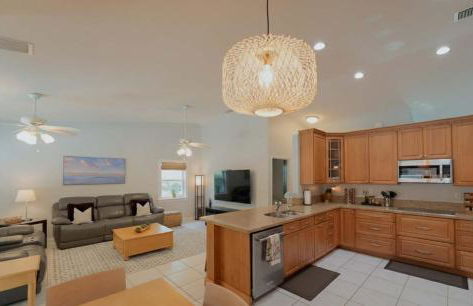 Poolside Miami Paradise with BBQ & Outdoor Lounge - Foto 16